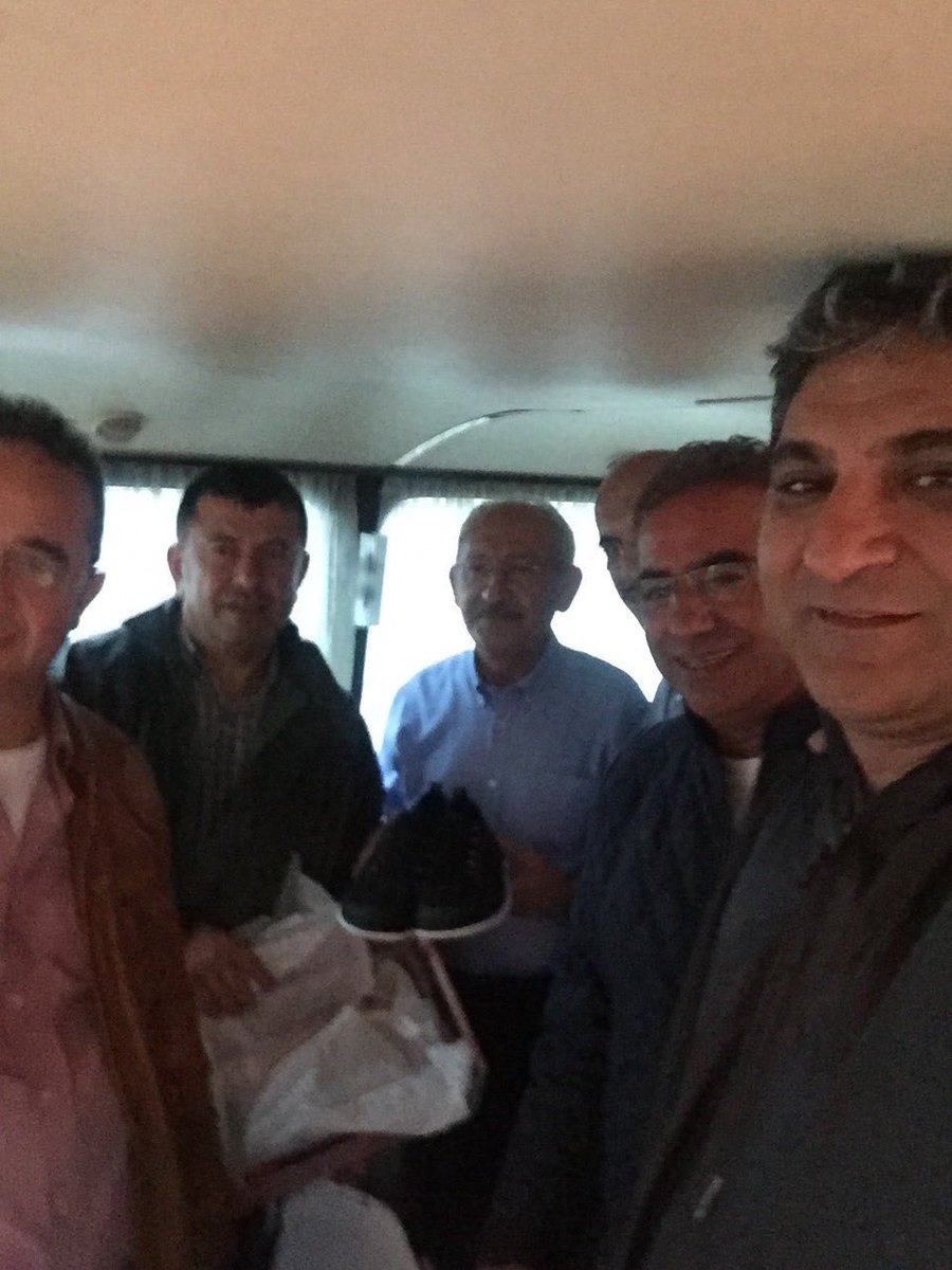Uslu17Umit's tweet photo. Kalkıpta  #BizVatanİçinYürürüz deme kardeşim vatanı kaos ortamına sokmak için elinizden geleni yapıyorsunuz vatan için böyle yürünmez!!!! https://t.co/a8UBVi10is