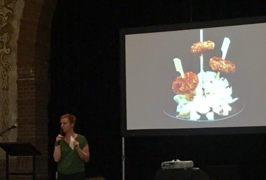 Why throw 300 tons of #mushroom feet away? <a href="/DoreenWestphal/">Doreen Westphal</a> no longer 'designs #stuff' but #paddoBites in <a href="/Food_Heroes_nwe/">Food Heroes</a> <a href="/ZLTO/">ZLTO</a> <a href="/DDF_Tweets/">DDF_Official</a>