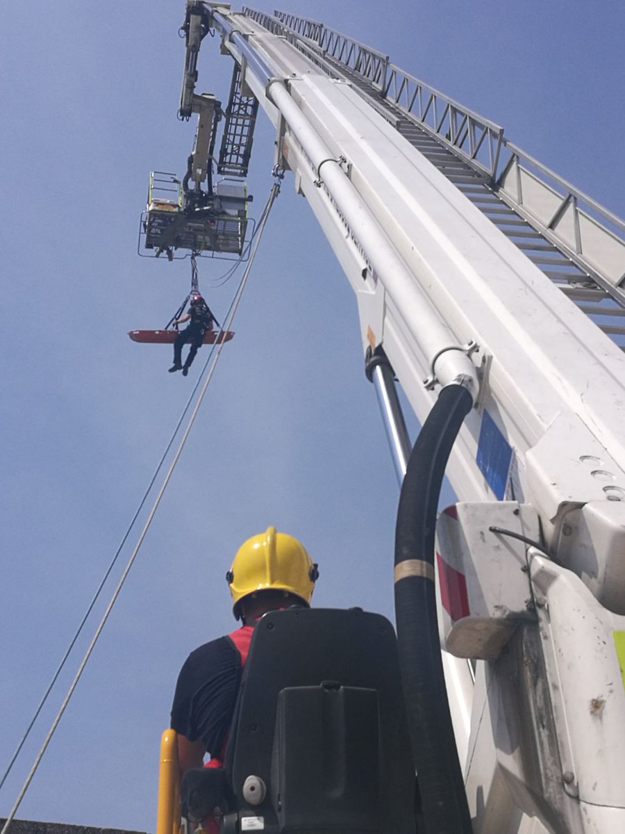 HantsIOW_USAR's tweet photo. Excellent session with blue watch @Southsea24 at Portsmouth & valuable discussions had. @Hants_fire @USAR_Capability #techrope #TRAINING https://t.co/Wgowgys9RQ