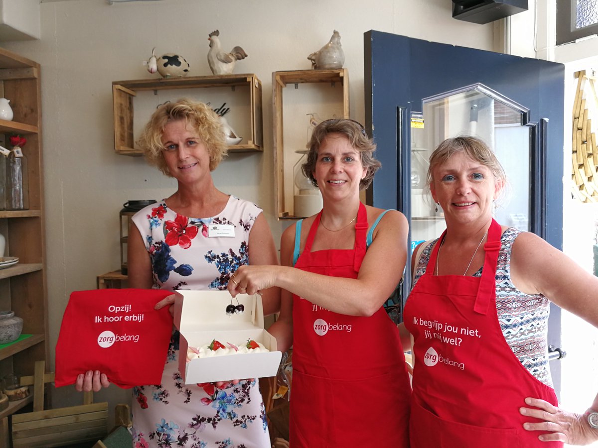 Vandaag 'De kers op de taart' overhandigd aan <a href="/gorissen_wilma/">Wilma Gorissen</a> iedereen doet mee bij 'De gewoonste zaak' #VIP2017 #VNverdrag
