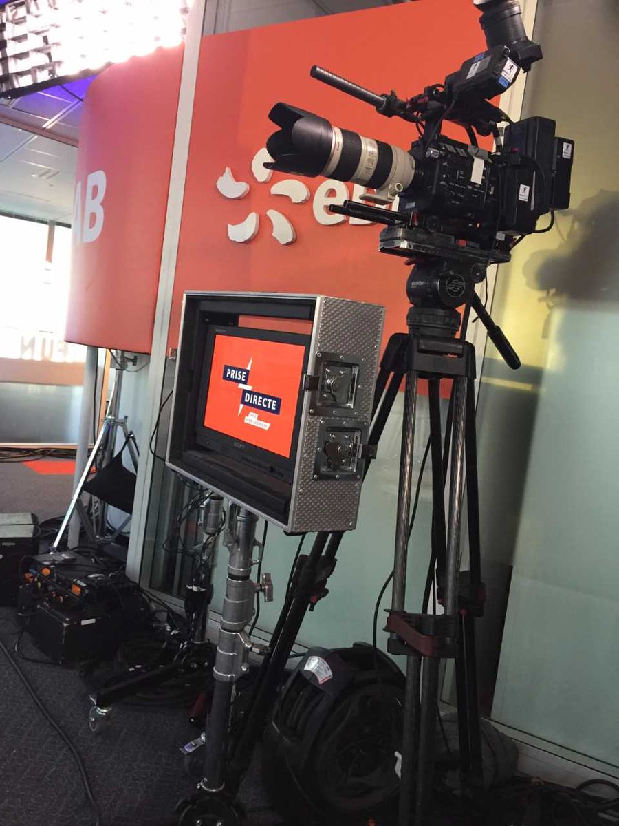 HenriLf's tweet photo. Les coulisses de #prisedirecte, l’émission de #TV interne avec 4 jeunes salariés de Commerce diffusée demain sur VEOL https://t.co/CM7d28qbvY