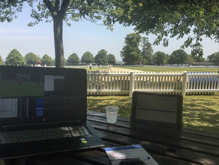 wrike001's tweet image. The perks of a portable office #outsideoffice #britishsun @AnalysisPro @MillfieldSport