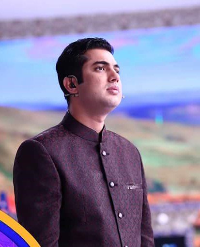 MuntahaFareed's tweet photo. MashaAllah Looking Awesome👌👌💙💙
#Iqrarulhassan😍😘
#Wassembadami😘😍 https://t.co/OM577EZJxm