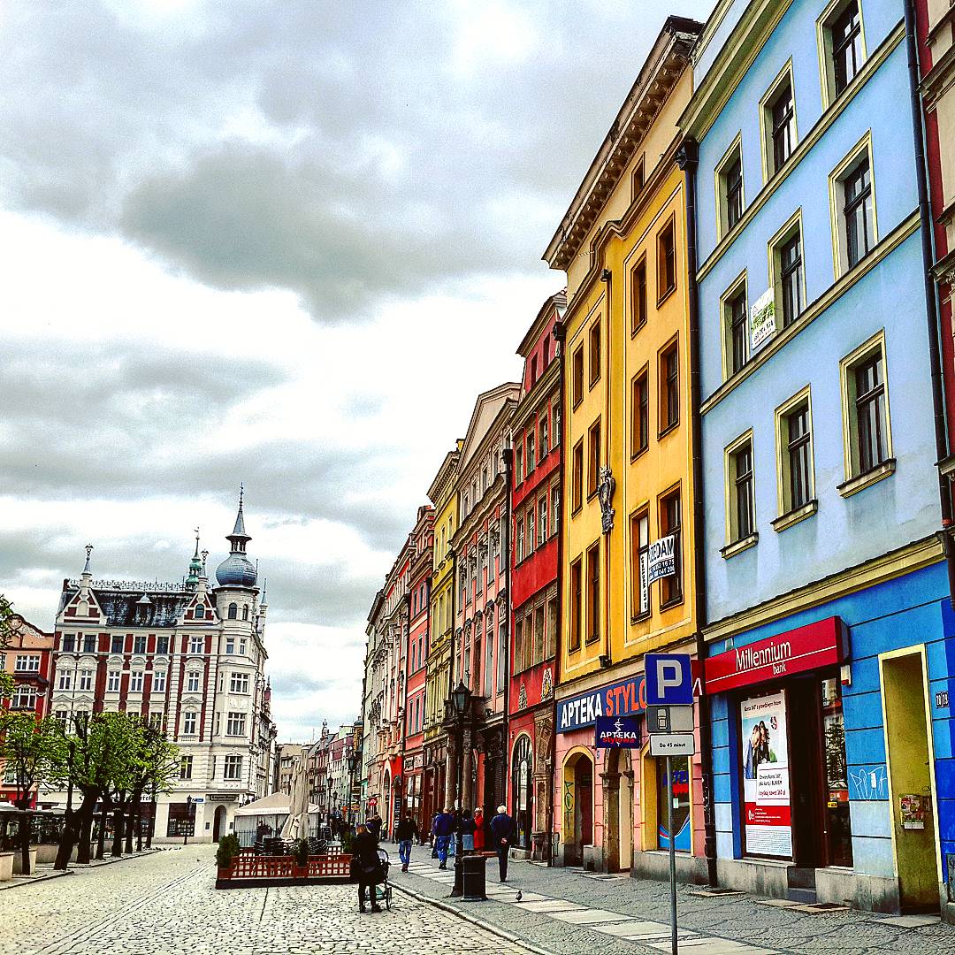 svitforyou's tweet photo. Colorful Market Square in #Świdnica, #Poland
/
#travel #travelblog #travelblogger #traveling #exploring
RT https://t.co/pjnaQJv7Rq