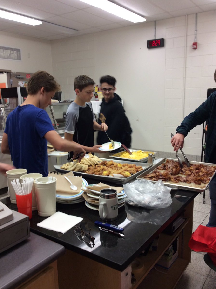 PomegranateGFE's tweet photo. Final breakfast at FESS culinary program #yummy @FESSROCKS @dsbn @DRobinsonDSBN @skillsontario @Wayne_Gates @UnitedWay @PasseroFE https://t.co/d1Yo0ftLqO