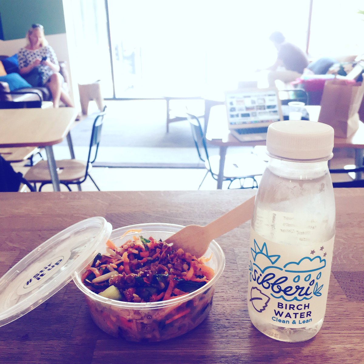sbdtraining's tweet photo. Amazing lunch today from @HiLoLondon washed down with @Sibberi #stiritup #birchwater #healthiswealth #healthylifestyle #designnotdefault 💙💚 https://t.co/vDh9BkPzqg