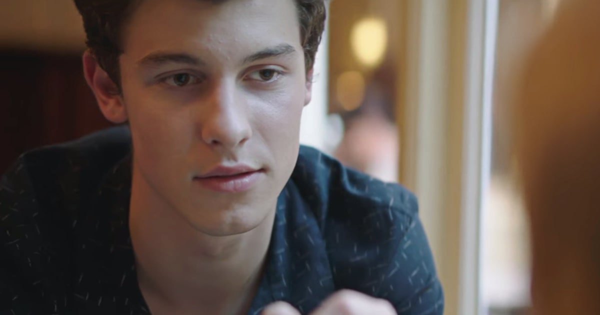 RollingStone's tweet photo. See Shawn Mendes travel through Europe in the "There's Nothing Holdin' Me Back" video https://t.co/tfSjSOh2Ia https://t.co/w1NDTVGNSI