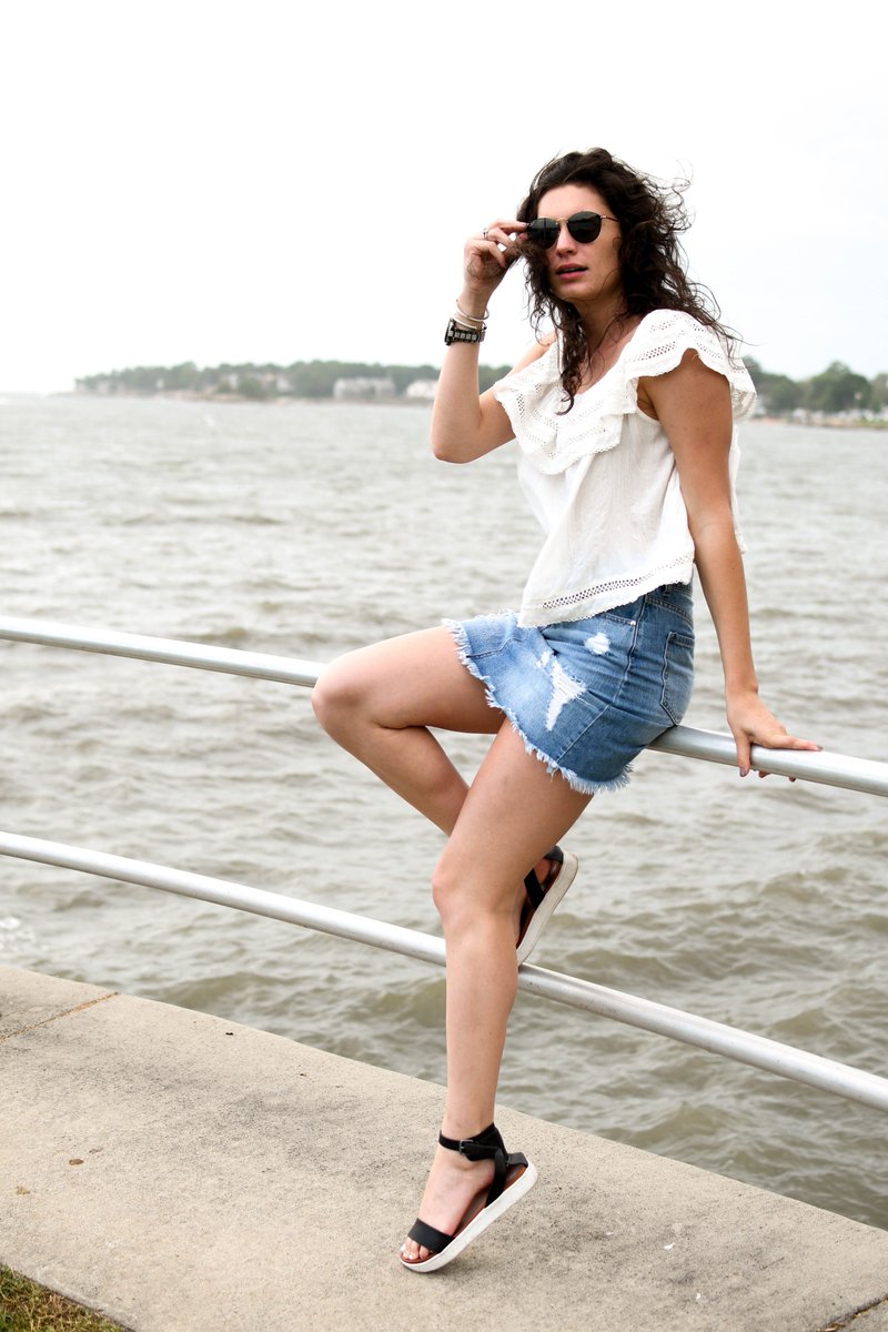 tequilastripes's tweet photo. A comfortable and stylish outfit for a hot and muggy day! @ARITZIA @forever21
https://t.co/pPwlojvUQS https://t.co/NRGG3cBoDo