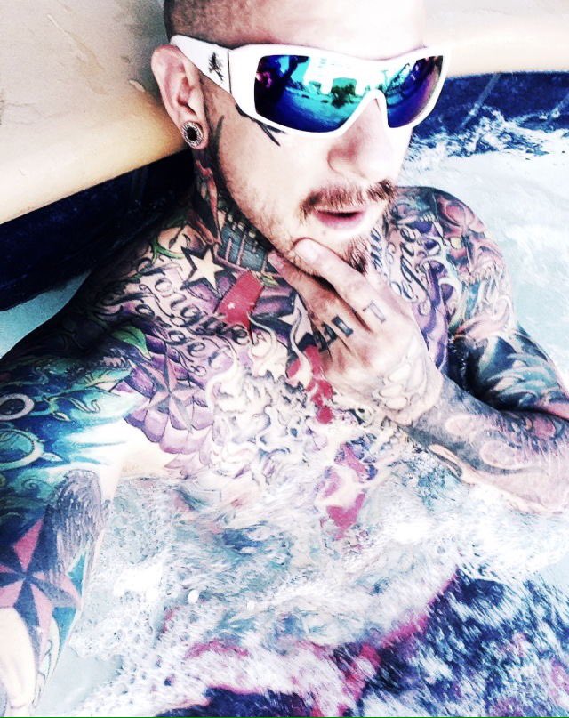 Inkdmen's tweet photo. #inkdmen @5hollywood4 https://t.co/LCXfWCLo84