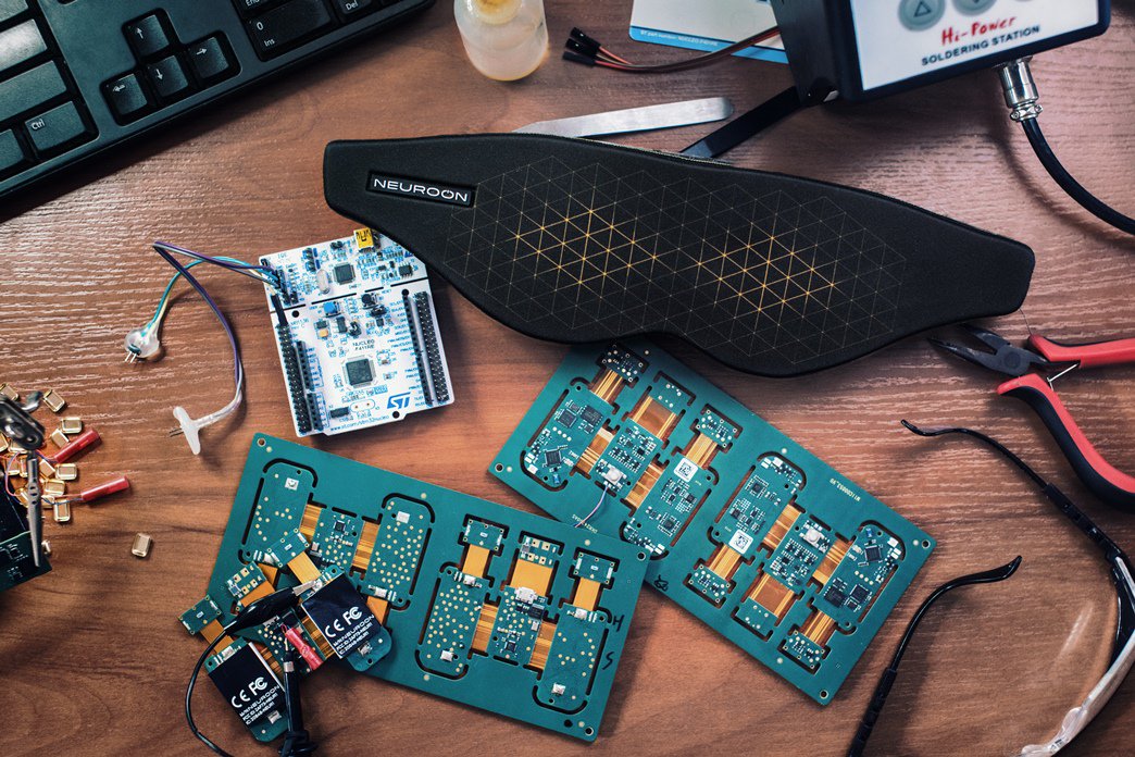 Neuroon Open is launching on Kickstarter on June 27th! Sign up to get the device for $99! kickstarter.neuroon.com/sleep-hackers #opensource #kickstarter