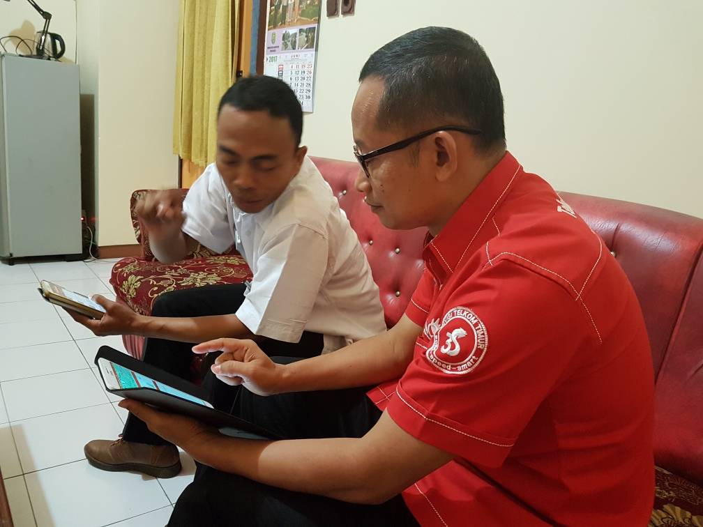 WibowoSinung's tweet photo. @_funtastic5_ @parwi66 @TelkomKediri  Pagi ini mempersiapkan apps iLoveTrenggalek bersama team dinas pariwisata dan kebudayaan Trenggalek. https://t.co/jMOGfpDh6y