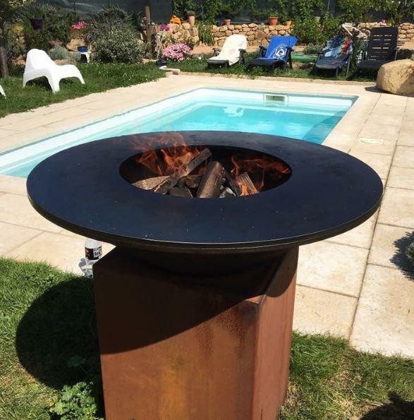OFYR_USA's tweet photo. Happy First Day of Summer! By the pool and cooking on the OFYR is how we want to spend this day.
#SummerSolstice #TheLongestDay #OFYRUSA https://t.co/TQpKDF9wck