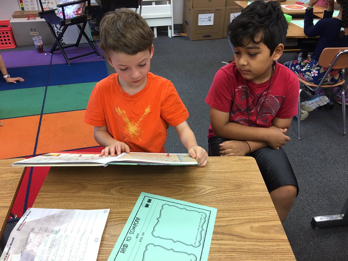 MsMacJack's tweet photo. Reading to partners today to show how fluent and expressive we have become as readers! #partnerreading #sillyinsecond #phesbulldogs 📚 https://t.co/q8SAl9gkuR