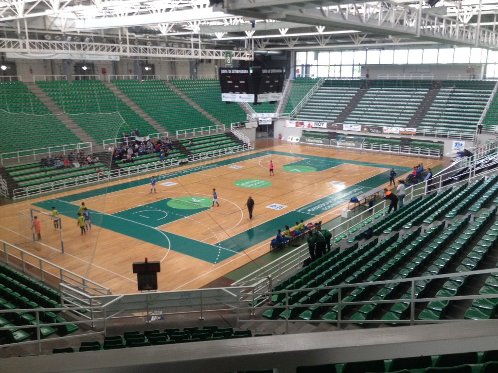 Queremos que la #SúperCopa de fútbol sala entre <a href="/InterMovistar/">Movistar Inter FS</a> y <a href="/ElPozoMurcia_FS/">ElPozo Murcia Costa Cálida FS</a> sea en el M. de Cáceres <a href="/rfef/">RFEF</a> RT