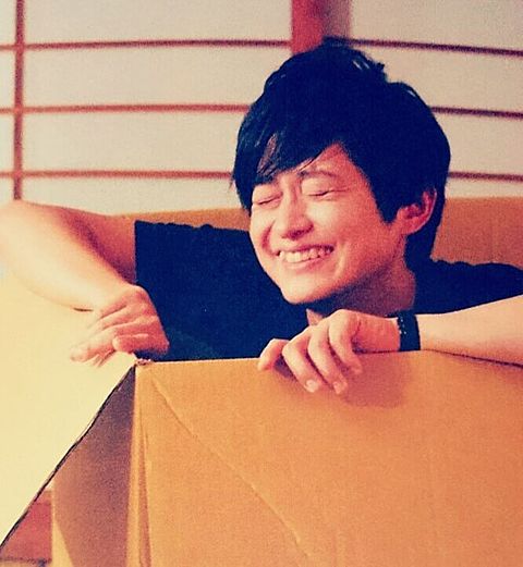 YORUkun97's tweet photo. 下野さんっ！
デビュー16周年おめでとうございます✨
下野さんの笑顔はとっても元気をもらいます😆
下野さんの笑顔 大好きです！！
これからも頑張って下さい😂
応援していますっ🎌

#下野紘声優デビュー16周年 
#下野紘デビュー16周年 
#下野紘に惜しみない感謝を 
#下野紘 https://t.co/DI2k4FKZHE