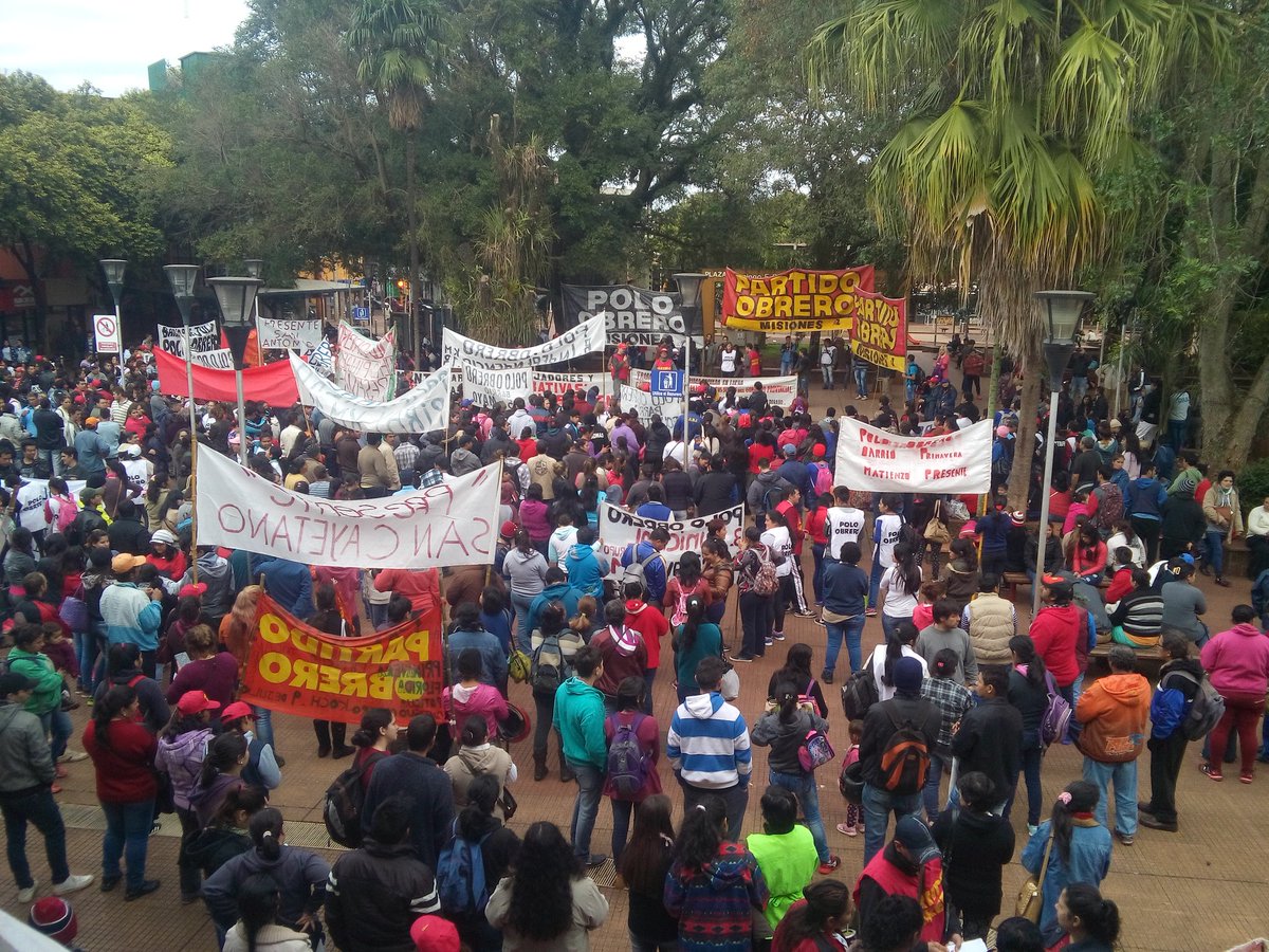 PoMisiones's tweet photo. Jornada Nacional de lucha. En Eldorado, Misiones ya empezó.
Polo Obrero
Partido Obrero
#EnDefensaDeLosTrabajadoresSiempre https://t.co/RRqqVnMwdA