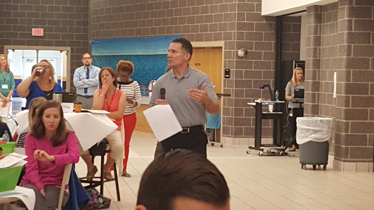 LucySteeleEng's tweet photo. @bradbreedlove90 Empowering #TeamUCPS teachers and students! #literacy4u https://t.co/GpPk2wJvIR