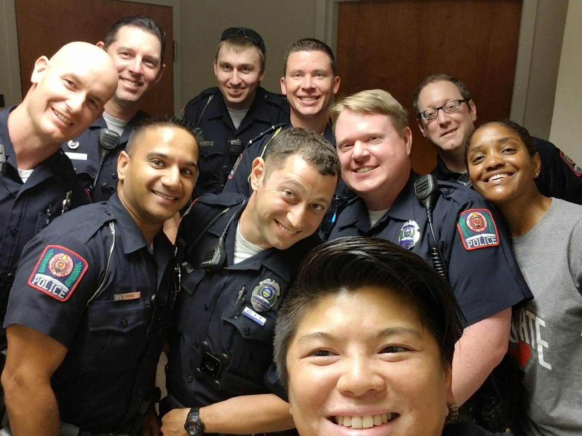 OSUPOLICE's tweet photo. We took a short break to make sure we celebrate #SelfieDay @OhioState #NationalSelfieDay Now back to work. https://t.co/2GO9poTAM0