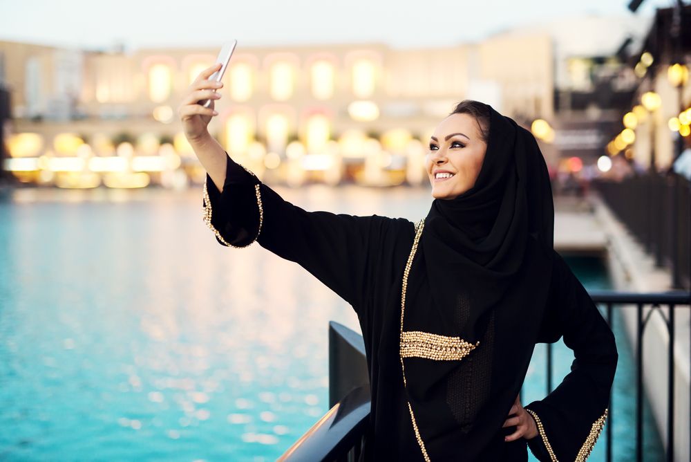 YolandaBFrow's tweet photo. It's #NationalSelfieDay! Get tips and ideas so you can shine all over your timelines today: https://t.co/h26wdp1Nhp https://t.co/u7w0HkgI3C