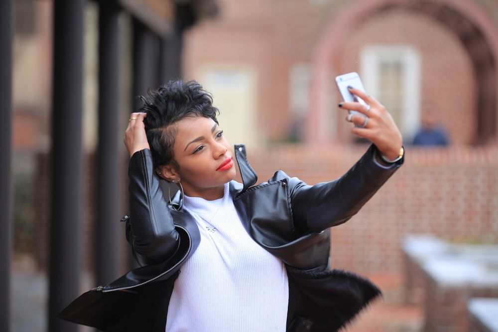 YolandaBFrow's tweet photo. It's #NationalSelfieDay! Get tips and ideas so you can shine all over your timelines today: https://t.co/h26wdp1Nhp https://t.co/u7w0HkgI3C