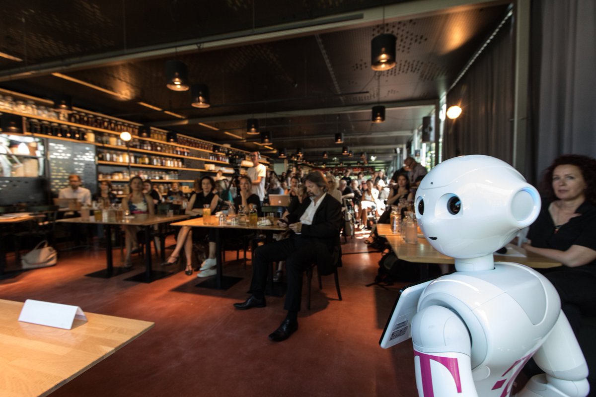 first Impressions <a href="/VieBiennale/">VIENNA BIENNALE</a> facebook.com/pg/eSeLat/phot… feat. @MAKWien @KunsthalleWien <a href="/AzW_museum/">Architekturzentrum Wien</a> @ailab_vienna