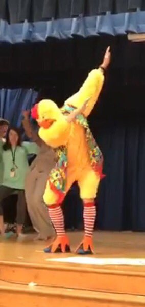 callsclass's tweet photo. Coolest Principal ever...@jtpny #lastday #bittersweet #thedab https://t.co/9jCycrTKyS