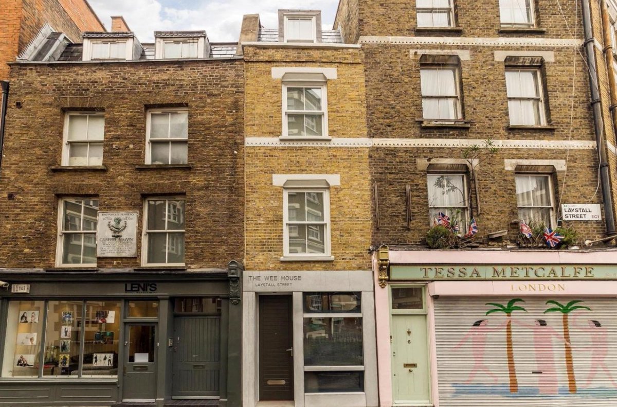 lt_property's tweet photo. If you want to see some of the most weird and wacky #properties listed for rent this month then click this link https://t.co/Q0uwiUC9I1 https://t.co/p4zF2i4hy5