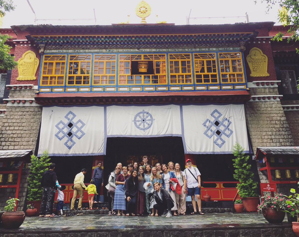 tibetspace's tweet photo. 3 group shots: #TEXT2017: Norbulingka Institute & Tibetan Parliament in Exile! #HogsAbroad #UARK @UarkHonors @Fulbrighthonors https://t.co/RKRofk7tMH