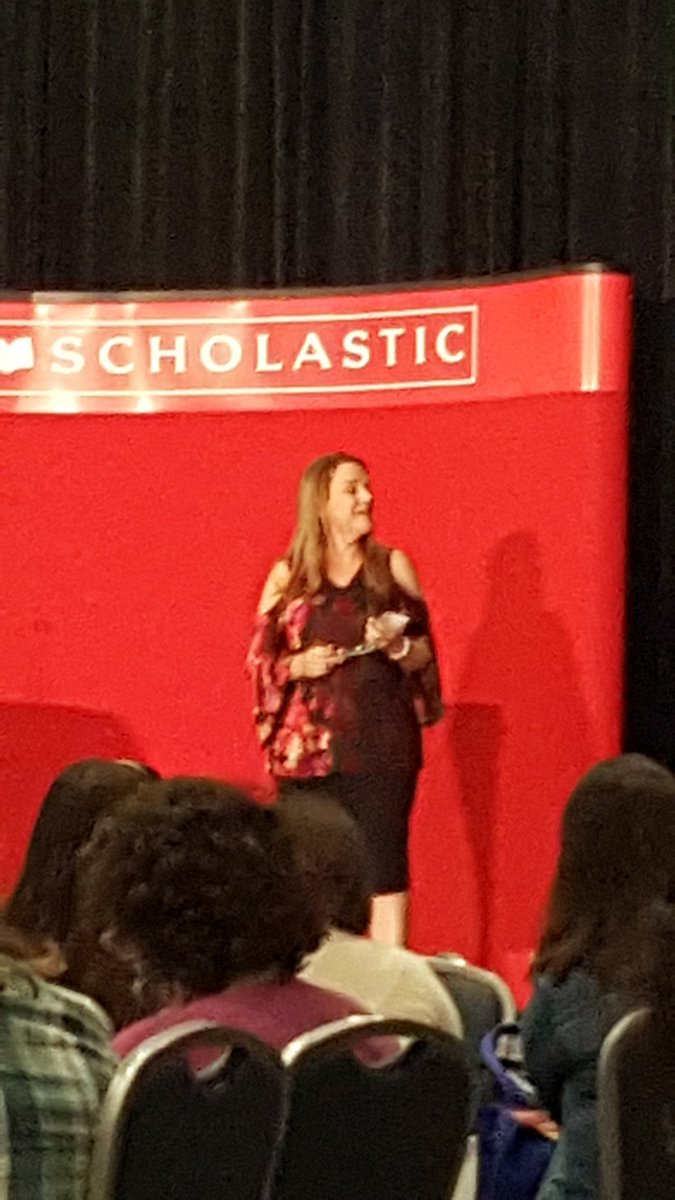 PhareHare's tweet image. Six word booktalks@scholasticreadingsummit.