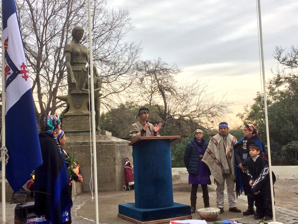 usach's tweet photo. Cristian Retamal Huenten, representante de la vocalía de interculturalidad @feusach rememora cómo se vive el We Tripantu en el sur de Chile https://t.co/cw5HcFC9NM