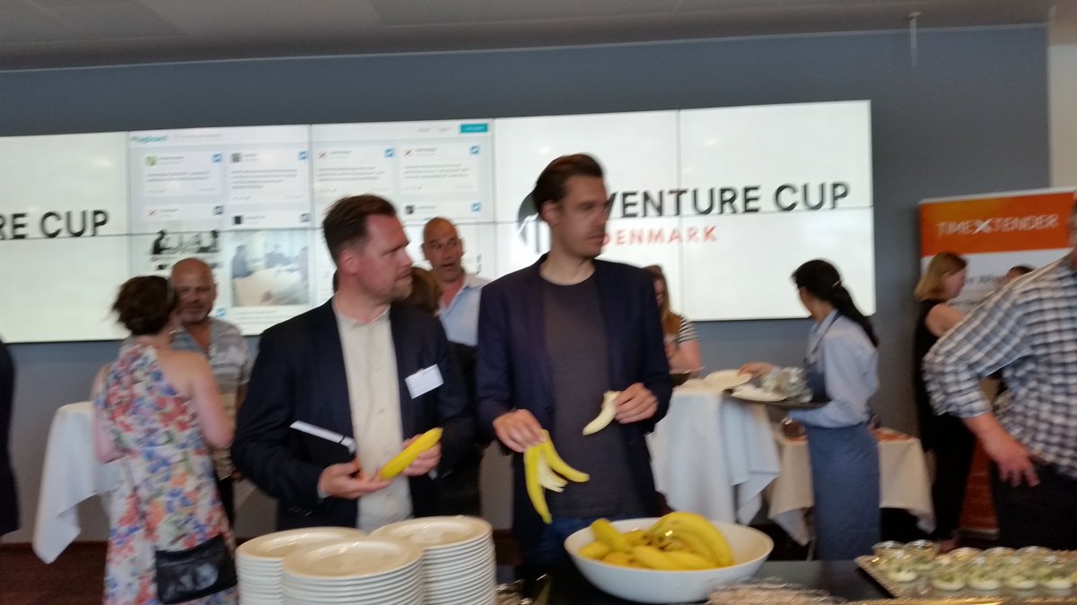 Keep calm and share your bananas 😁 #venturecup <a href="/michaelbak/">michael bak</a>