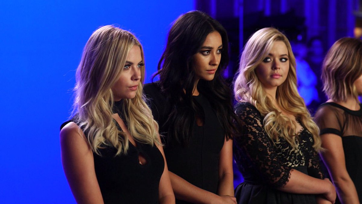 mpls_swiftie's tweet photo. one week until this show ends.
one week until we say goodbye.
one week until the liars will be gone.
one week until the end. #PLL https://t.co/3cQPAoJy8U