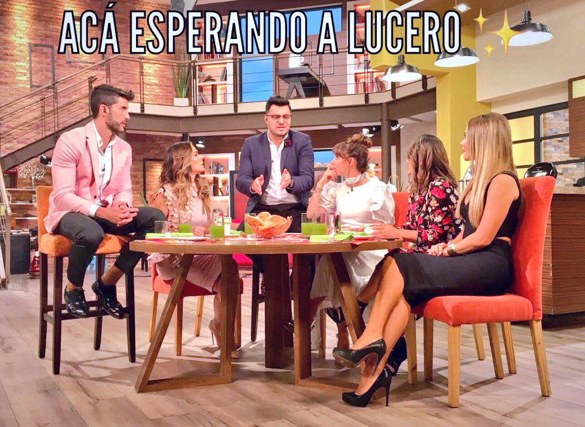 programa_hoy's tweet photo. ¡Buen Día ya estamos al aire! Usa #LuceroEnHoy y entra a la conversación 😉 https://t.co/yZ9IrpHLa9