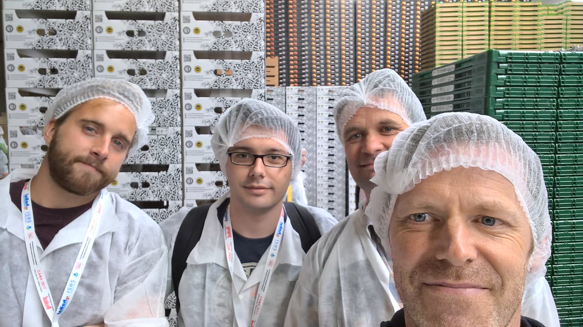 pieterverboven's tweet photo. @vcbtmebios team field trip Poland visiting fruit storage &amp; packing house #CAMA2017 @LeuvenU https://t.co/ArtsW4cnkJ