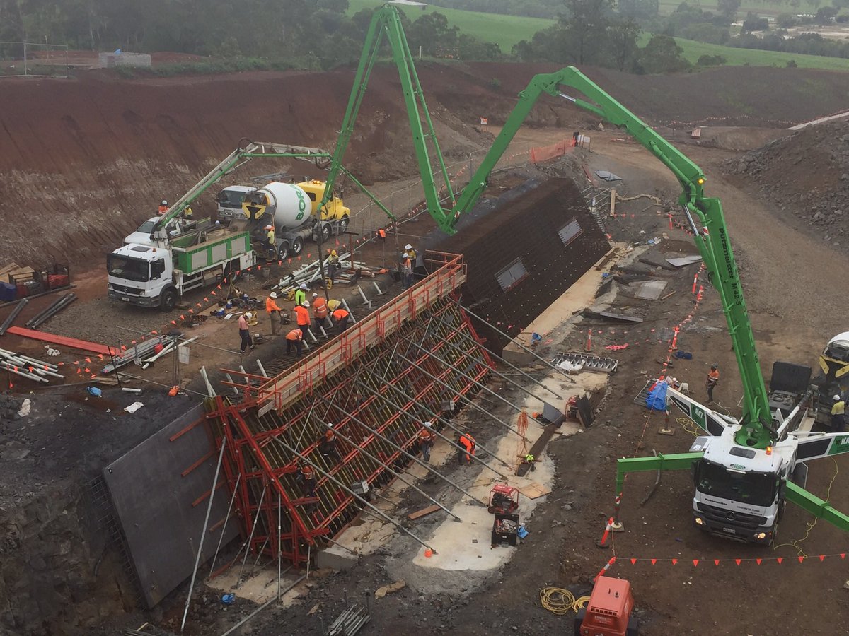 princecrew's tweet image. Awesome #vario PERI solution to complete this hefty bridge abutment in Toowoomba, QLD. #periformwork #peri #toowoomba #Formwork #australia