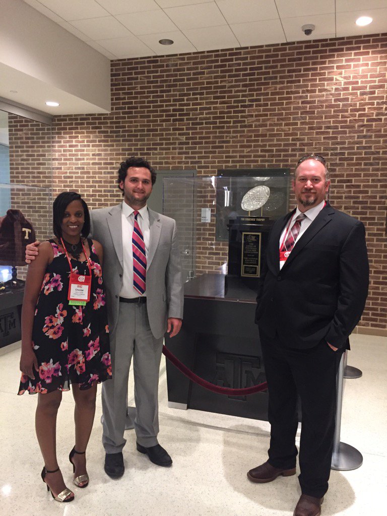 SEMeatDoc's tweet photo. @UGA_CollegeofAg #meatscience at #AMSARMC minus @RigdonMacc https://t.co/ZNjQZX0uHx