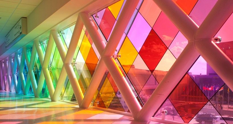 Essential Color Tools for UX Designers buff.ly/2tnZAHt by: <a href="/101babich/">Nick Babich</a>