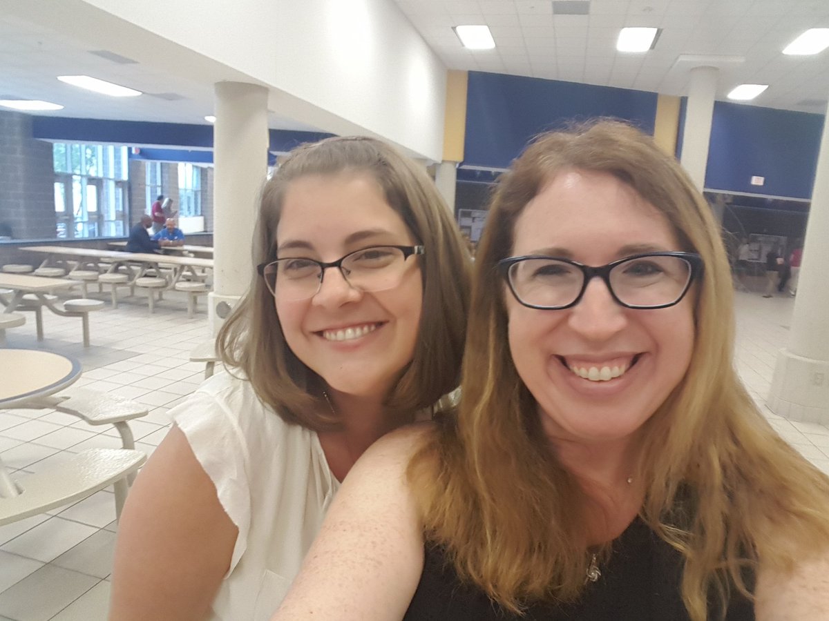 LucySteeleEng's tweet photo. @eleymommy #literacy4u https://t.co/GQySbbntrL