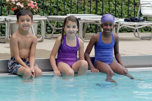 It's the first day of summer! Beat the heat and stay safe with these important summer safety tips: rdcrss.org/2sABoln #summersolstice