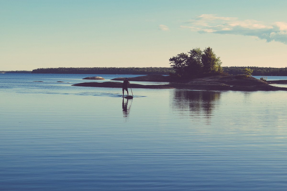 TrueNrthPaddle's tweet photo. Beautiful day on the water. #GetOutdoors #standuppaddle #SUP @ExploreCanada @ExploreON #kawarthalakes #cottagin' @lululemon @ParticipACTION https://t.co/PswVFnsCc8