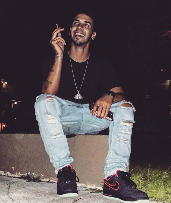 RayitoVnzl's tweet photo. Anuel AA😍😍😍 https://t.co/8DYcYygazs