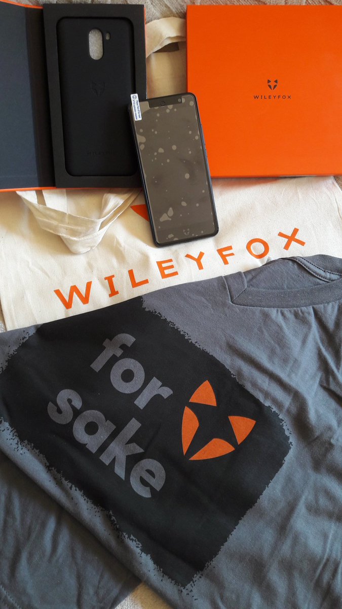 lacapeline's tweet image. Trop contente ! Merci @pascalparole et #roxarmy.com ♡ pour les petits + c&apos;est top @Wileyfox_fr tu voulais une photo de mon #swift2x , voilà