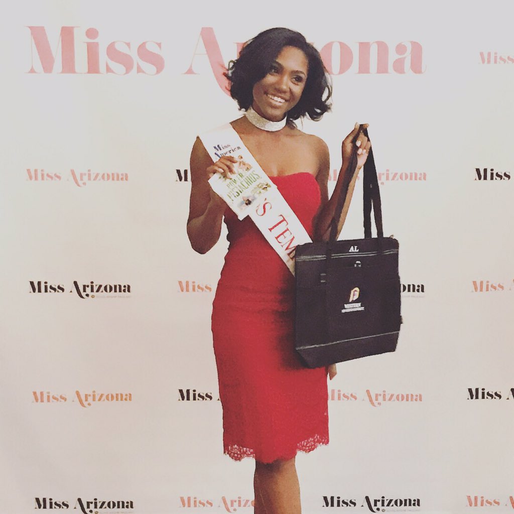 MissTempeAZ's tweet photo. Love our #sponsors! @WNMU @PistachioPower @KendraScott @missazorg #MissAZ2017 #MissTempe https://t.co/YRqYdv90IT