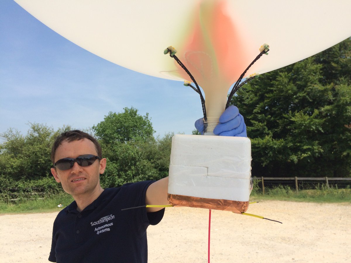 pr_chambers's tweet photo. Nice day for ballooning! Testing our new altitude control capability, and flight path prediction software to match. @ASobester @NERCscience https://t.co/eCmTozcmoL