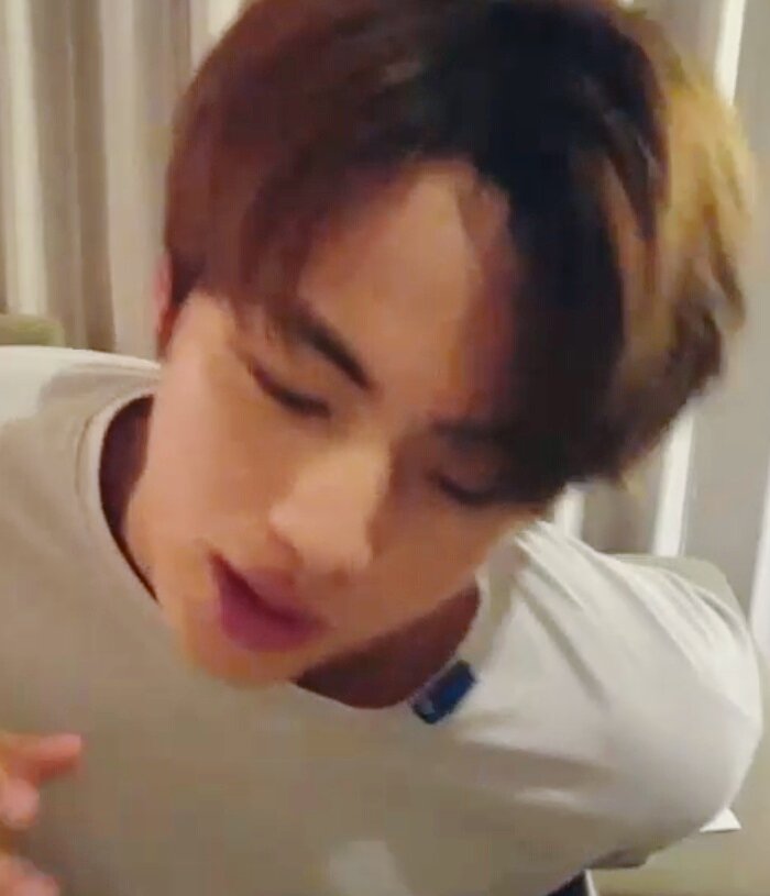 filthypurple's tweet photo. hes so handsome https://t.co/2zhw77iDaM