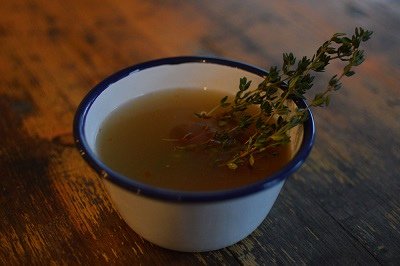 CauldronBroths's tweet photo. No Bones About It – Gourmet Broth is Sweeping the Nation #bonebroth #CauldronBroths #paleo via @TessPennington https://t.co/IQbiok6T7v https://t.co/OQAdbsYKKh