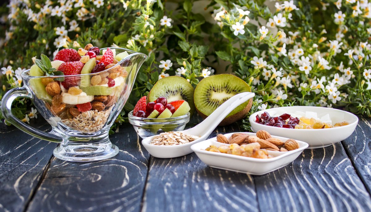 AmbrosialFoods's tweet photo. Happy #SummerSolstice! Let's celebrate outdoors w/ appreciation of nature's abundance &amp; beauty. Enjoy #CleanFood #organic #healthy #granola https://t.co/QGB0BNXQAo