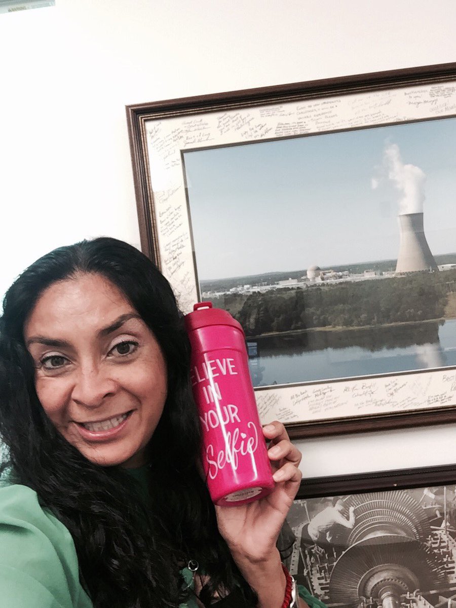 MariaMAvila11's tweet photo. Believe in your selfie and clean energy! Thx to Charlotte Chamber for their support and fun events! #CCYPs #inknivyclt https://t.co/fDE8eYLSyb