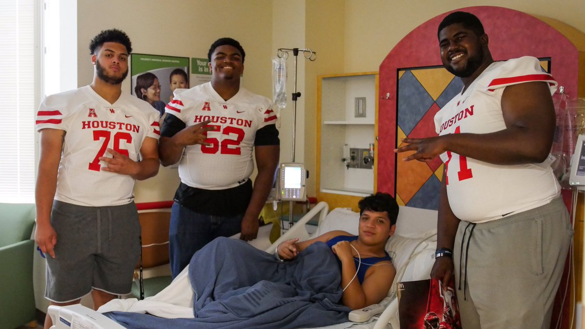 UHCougarFB's tweet photo. Joining the #HTownTakeover means much more than football. Proud to visit and support our friends at Children's @memorialhermann https://t.co/ZJnZxOwkA6