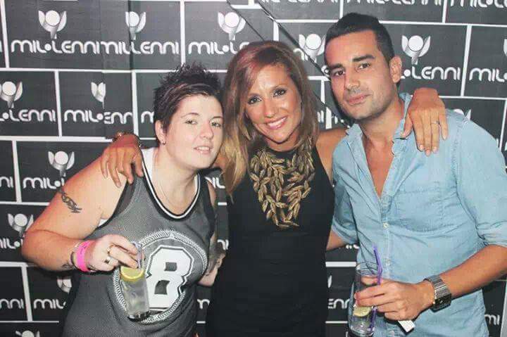 Tamaddm's tweet photo. Madre mia la de añoa que tendra esta foto ..que buenos tiempos! @Nagore_Robles https://t.co/aBoKN9VZ7q